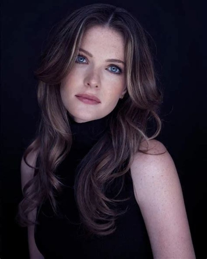 How tall is Meghann Fahy