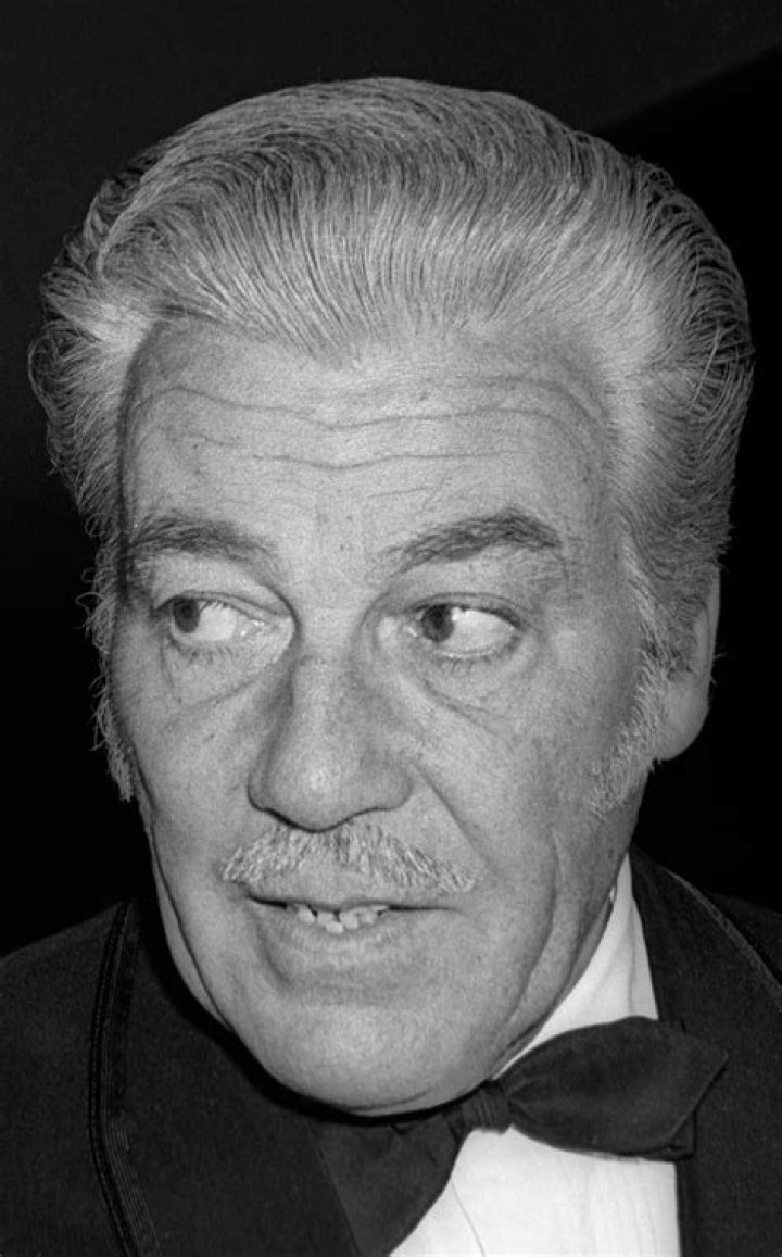 How tall was Cesar Romero