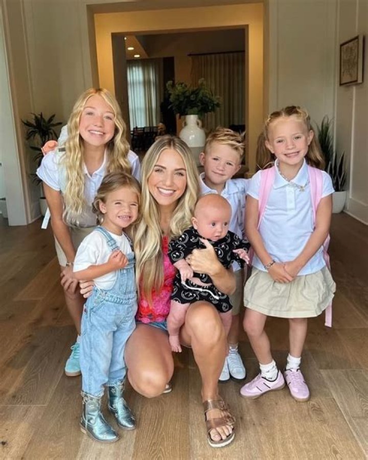 June Kenney Biography, Age, Height, Husband, Net Worth, Family